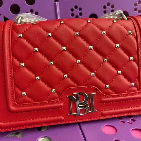 Badgley Mischka Red Quilted Crossbody Bag - Picture 6 of 8